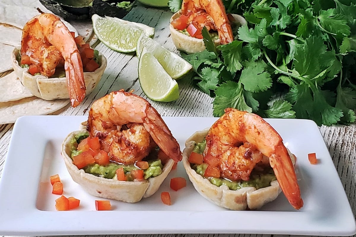 Guacamole and shrimp crostini cups