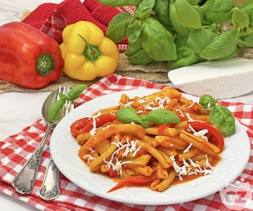 Pasta peperonata (Italian pepper sauce)