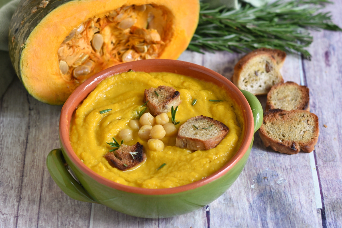 Creamy pumpkin and chickpea soup with homemade croutons