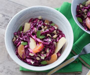 Black-eyed pea and cabbage salad