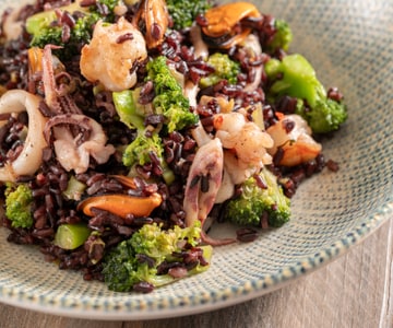 Black Rice with Broccoli and Seafood