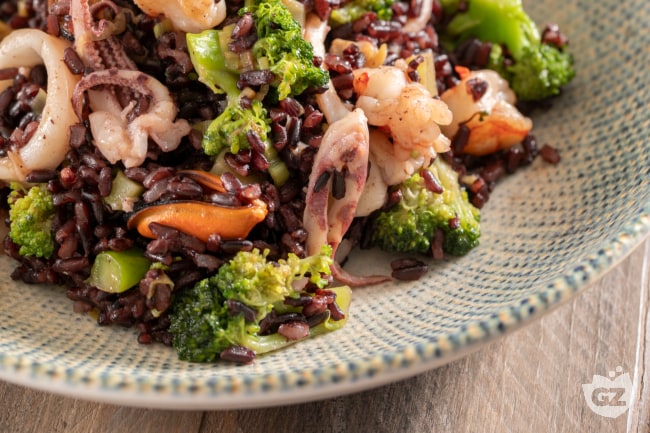 Black Rice with Broccoli and Seafood