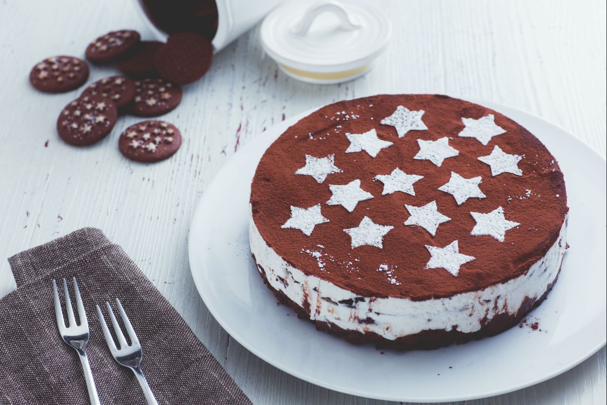 Pan di Stelle Cake