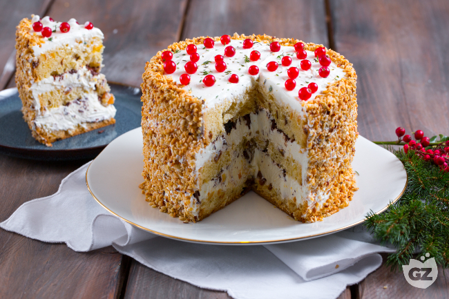Stuffed Panettone with Cream and Mascarpone - Italian recipes by GialloZafferano