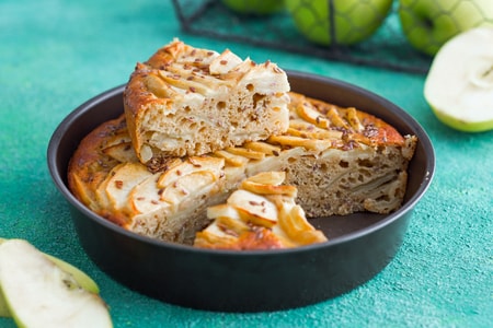 Light Apple Cake
