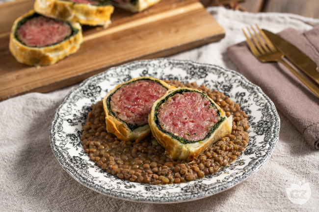 Cotechino in Puff Pastry with Lentils - Italian recipes by GialloZafferano