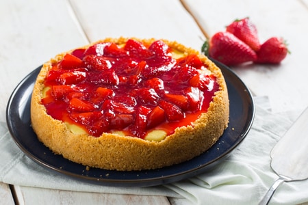 Baked Strawberry and Mascarpone Cheesecake