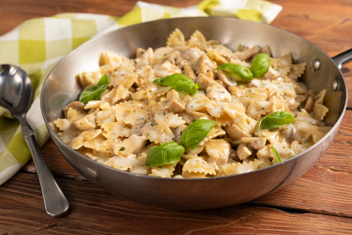 Pasta with Chicken and Mushrooms