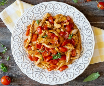 Turkey strips with cherry tomatoes