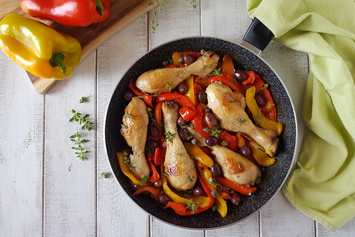 Chicken with olives and peppers