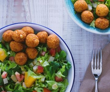 Meatballs in Salad
