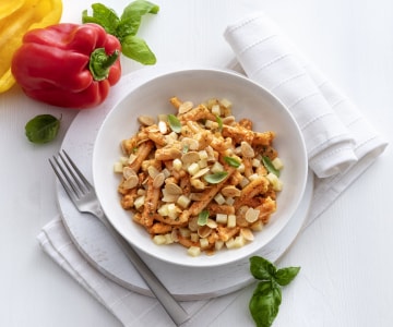 Cold pasta with bell pepper pesto and caciocavallo cheese