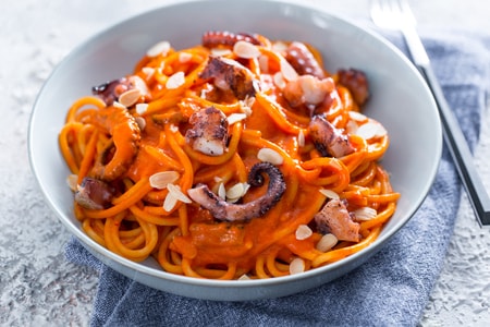 Spaghetti with Bell Pepper Cream and Octopus