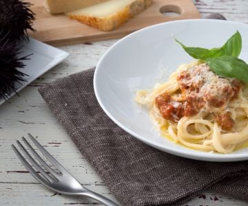 Spaghetti with Cheese, Pepper, and Sea Urchins