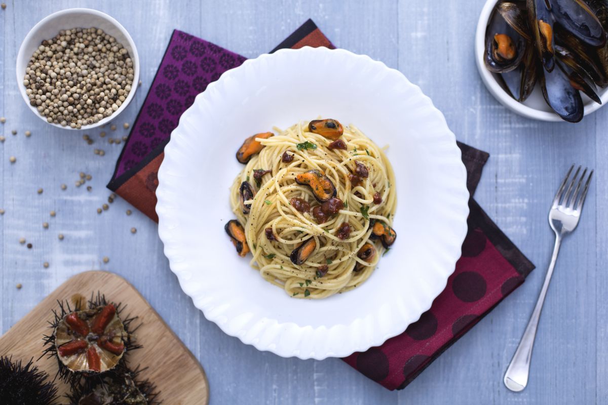 Spaghetti with Mussels and Sea Urchins