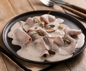 Light veal with tuna sauce