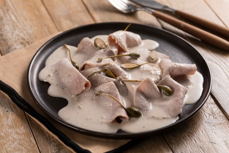 Light veal with tuna sauce