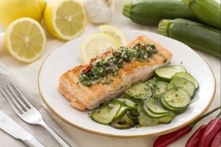 Grilled salmon with parsley sauce