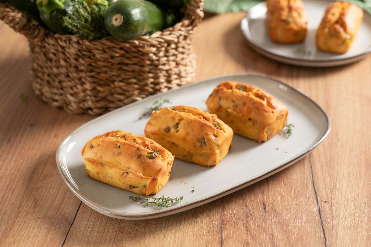 Mini zucchini and cheese plumcakes