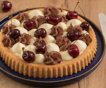 Tart with Cream and Cherries