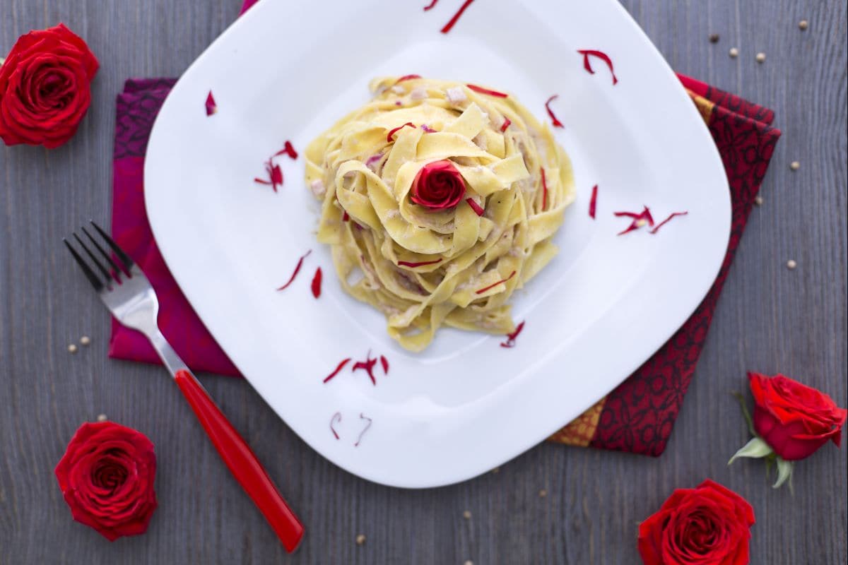 Tagliatelle with rose petals