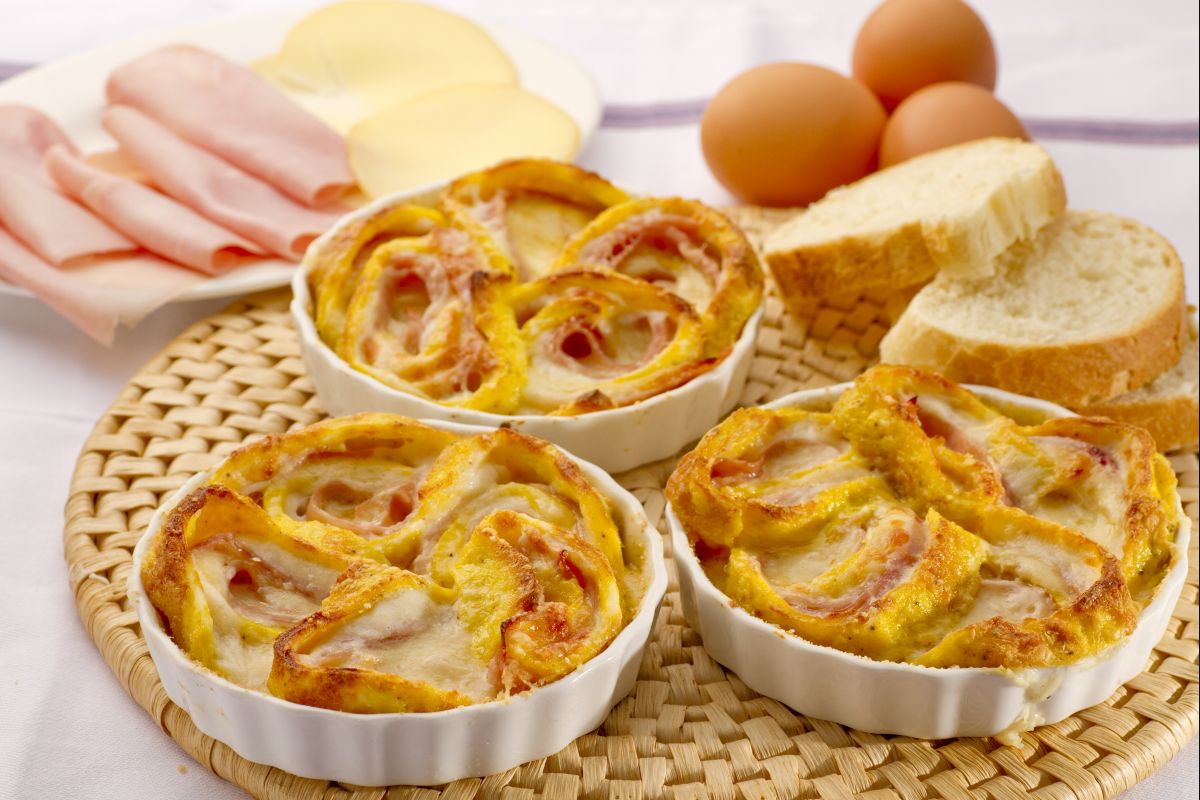 Omelette Roll with Ham and Scamorza