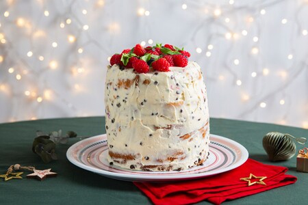Naked cake with panettone