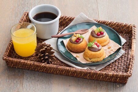 Pandoro cakes with apples, walnuts and Nutella®