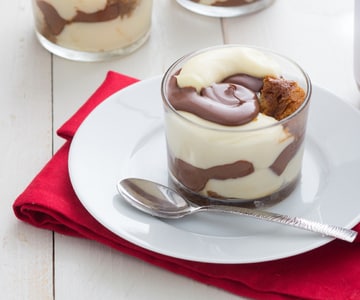 Cups of pandoro, cream and Nutella®