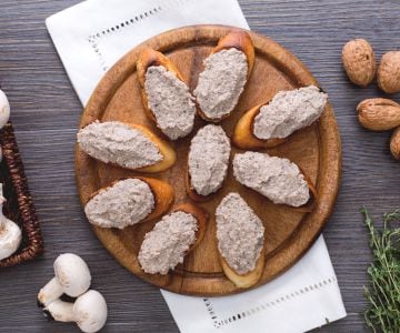 Crostini with Champignon Mushroom Pâté