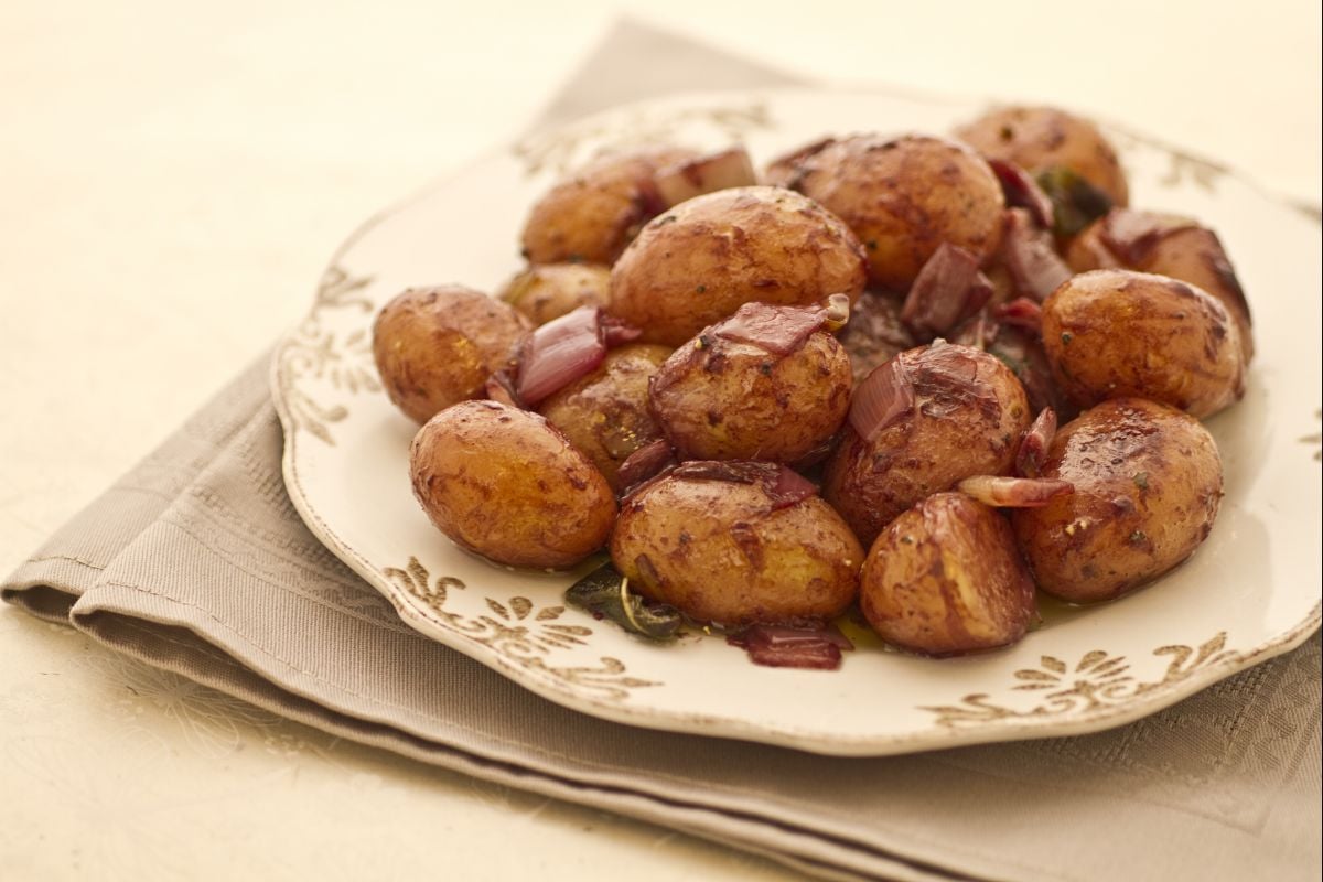 New potatoes with red wine