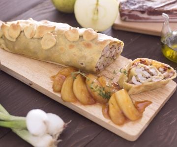 Pork strudel with Marsala apples
