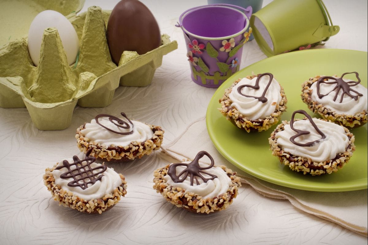 Chocolate eggs filled with pear mousse