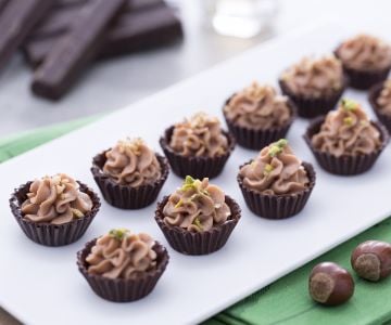 Dark chocolate pralines with mascarpone cream