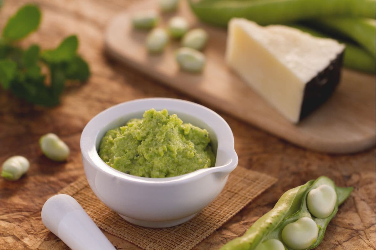 Broad bean pesto (Marò)