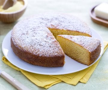 Corn cake (Bolo de fubà)