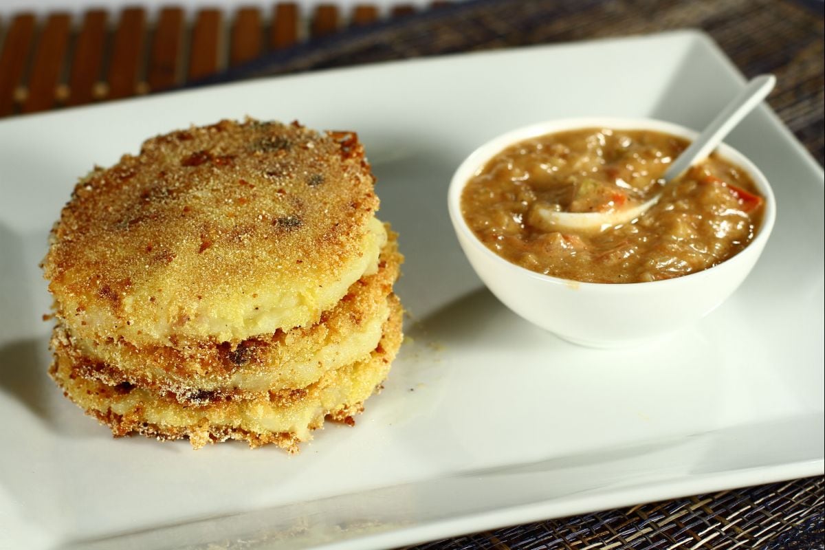 Potato cakes with peanut sauce