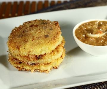 Potato cakes with peanut sauce