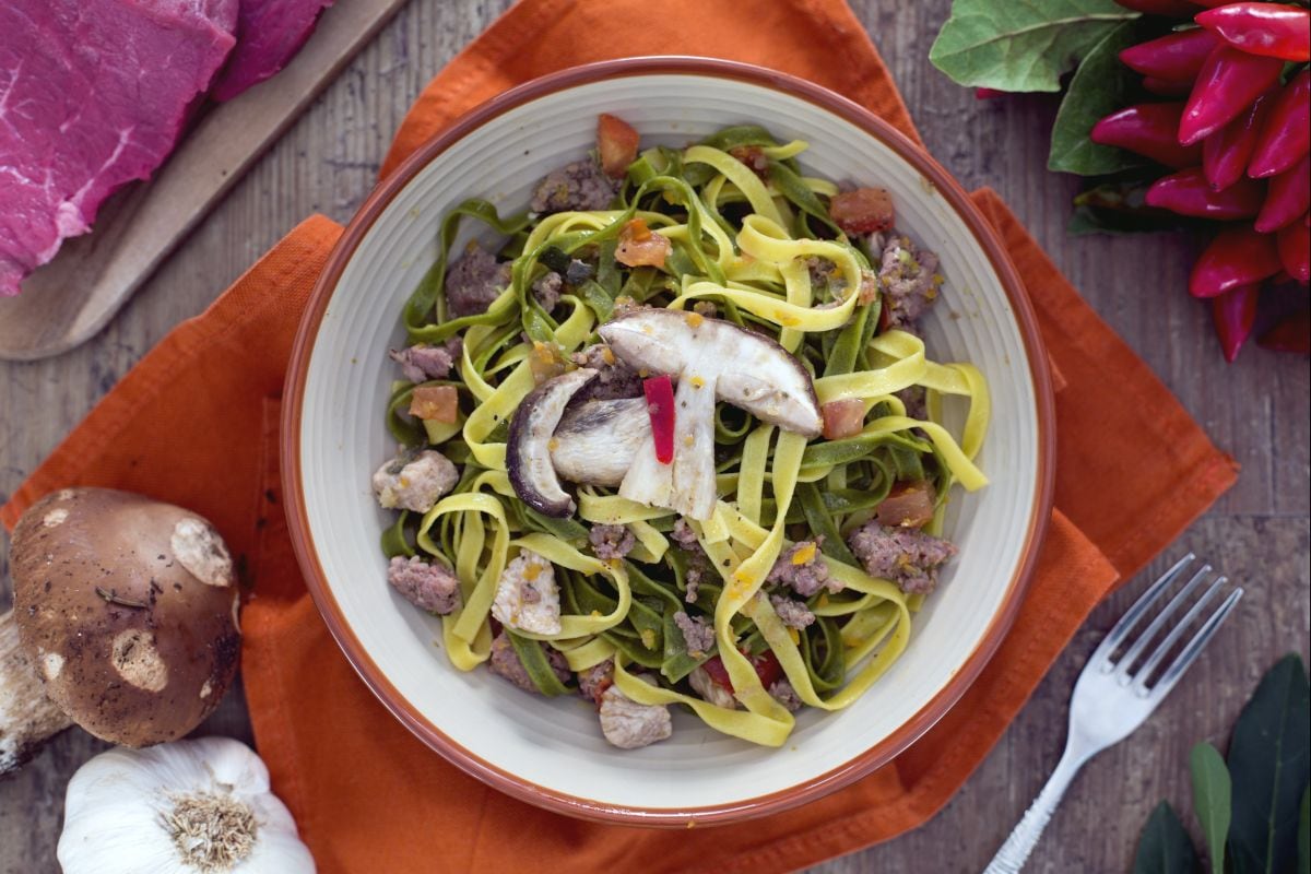Straw and Hay with Mixed Meats and Mushrooms