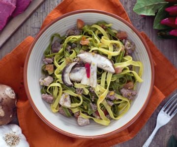 Straw and Hay with Mixed Meats and Mushrooms