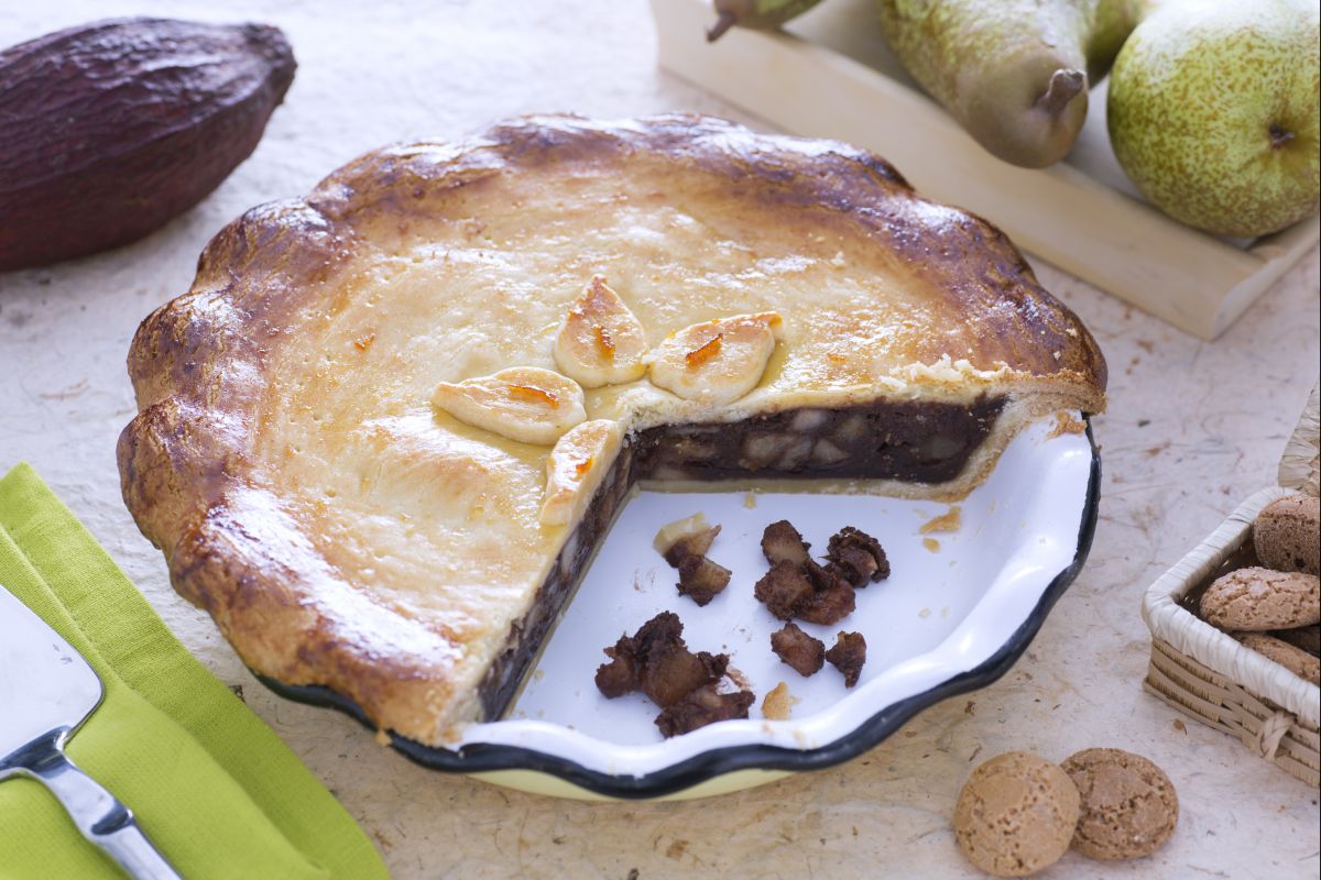 Pear, amaretti, and chocolate pie