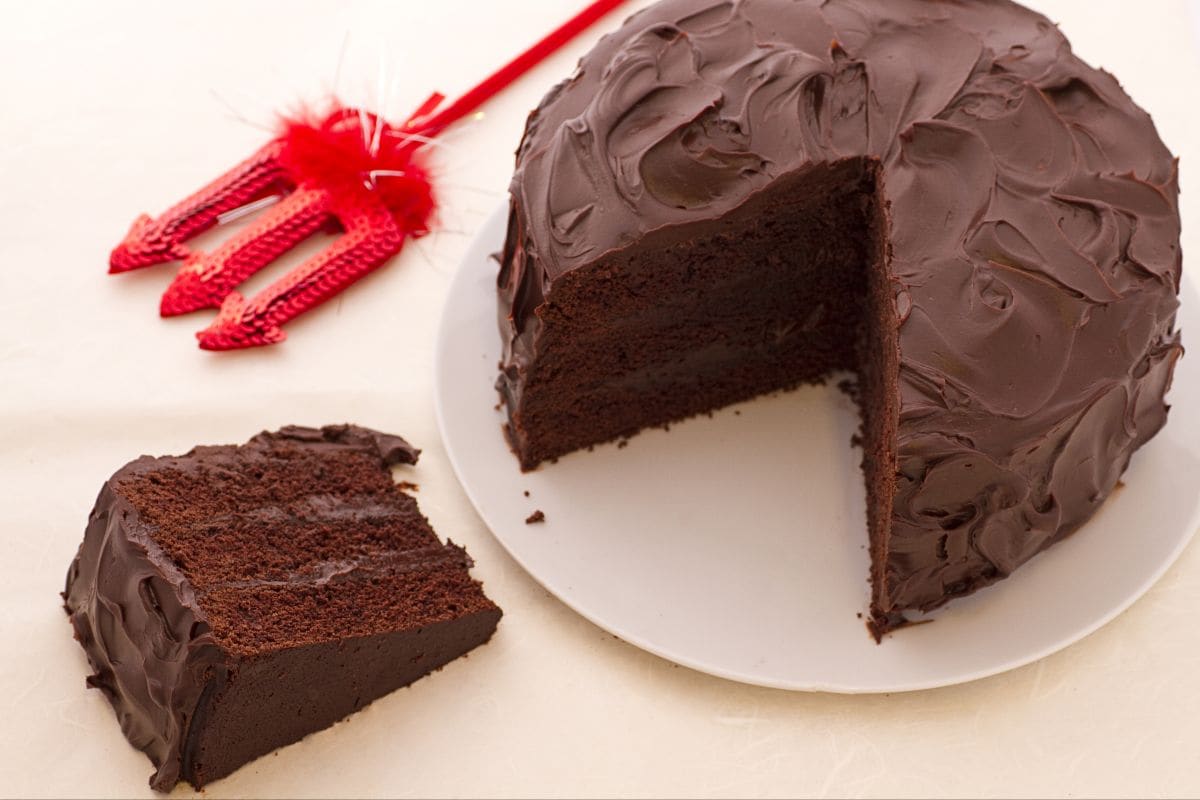 Devil's food cake
