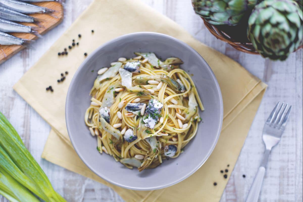 Bavette with artichokes and sardines