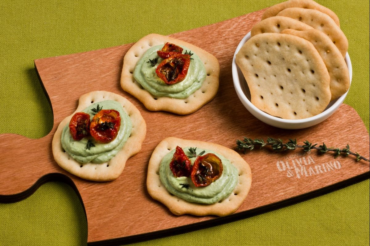 Flatbreads with basil cream