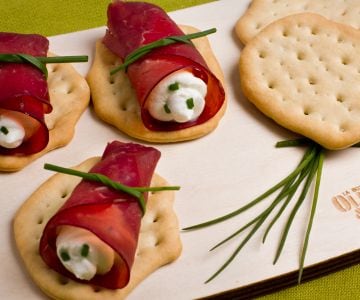 Flatbreads with Bresaola Rolls