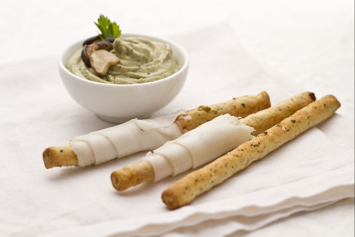 Sfilati alle olive con porcini e lardo