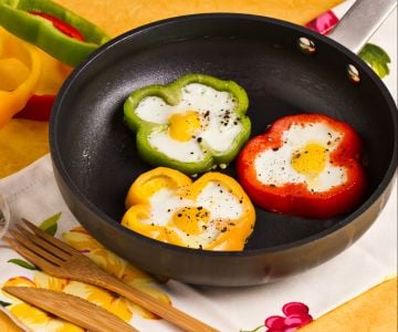 Bell peppers flowers with eggs