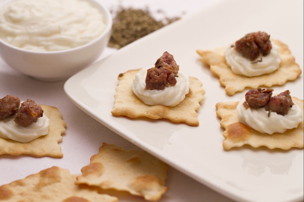 Pastries with crispy luganega and stracchino