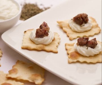Pastries with crispy luganega and stracchino