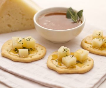 Flatbreads with Sardinian pecorino and honey